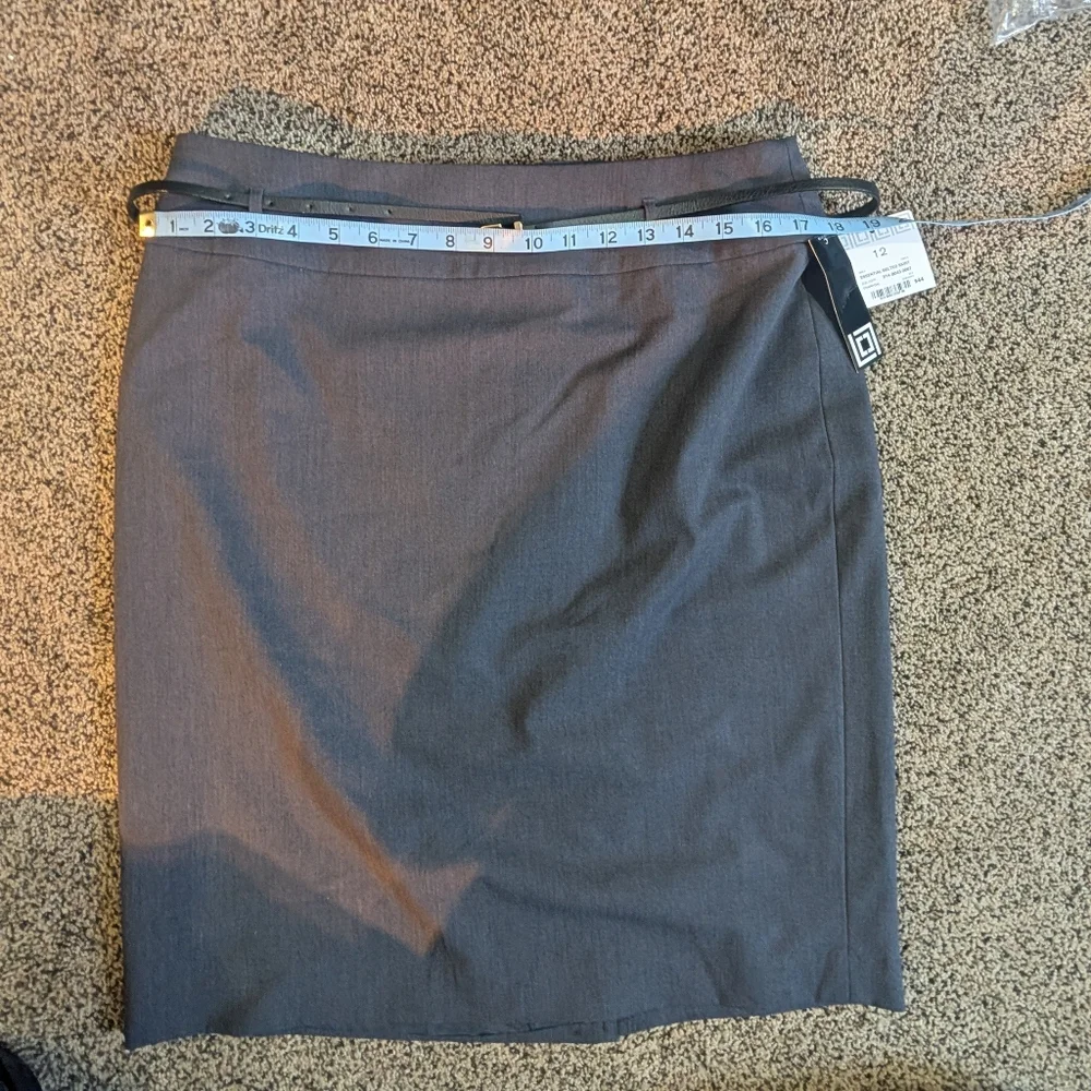 Liz Claiborne Gray A-Line Skirt with Slim Belt